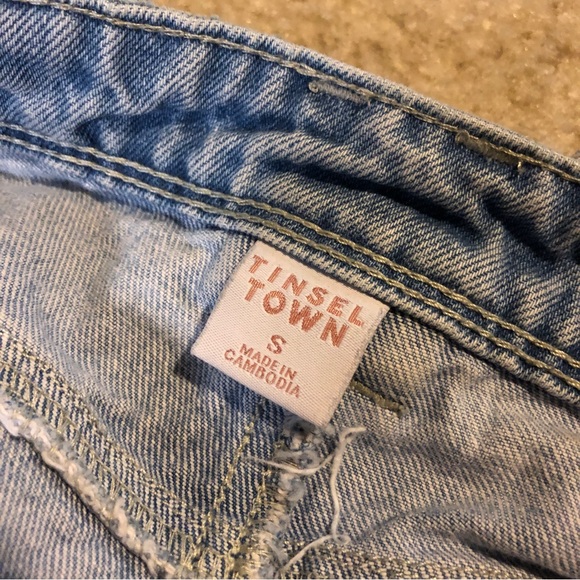 Tinseltown Denim Distressed Short Overalls Size Small - Picture 6 of 10